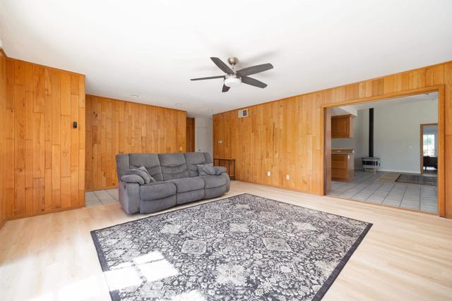 Detail Gallery Image 4 of 28 For 1010 Ellen Ln, El Cajon,  CA 92019 - 4 Beds | 2 Baths