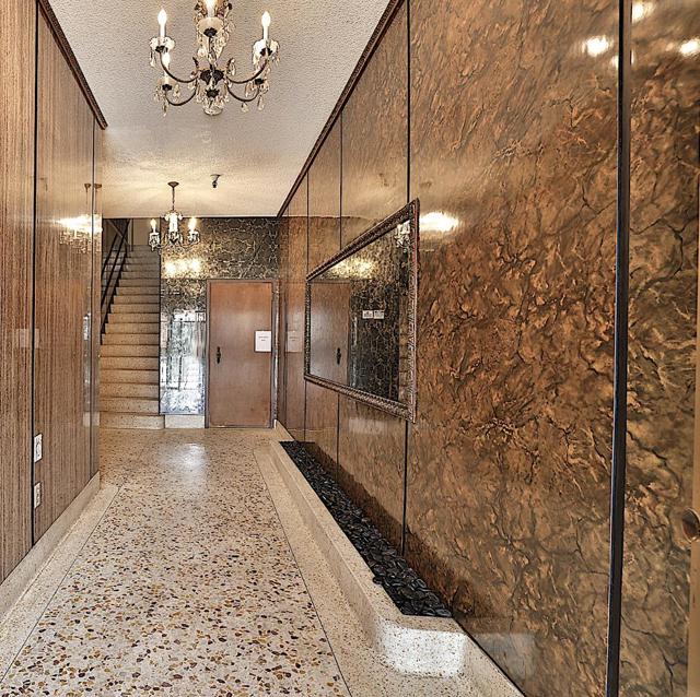 7725 Geary Boulevard, San Francisco CA: https://media.crmls.org/mediaz/521290cf-b879-49fb-abd7-761333d00aab.jpg