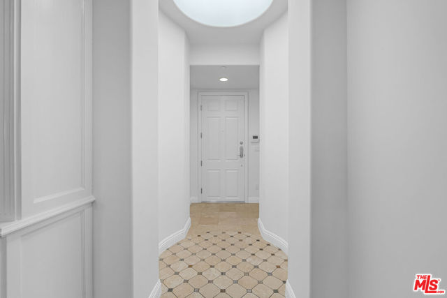 143 N Arnaz Drive, Beverly Hills CA: https://media.crmls.org/mediaz/5213b748-1ea3-444a-8226-90c67c3d3e3f.jpg