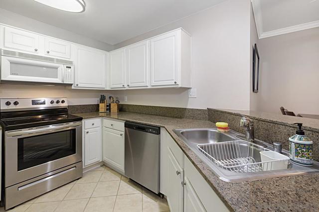 7455 Charmant Dr, San Diego CA: https://media.crmls.org/mediaz/521415ae-a904-4a73-bdfb-4946ccf10287.jpg