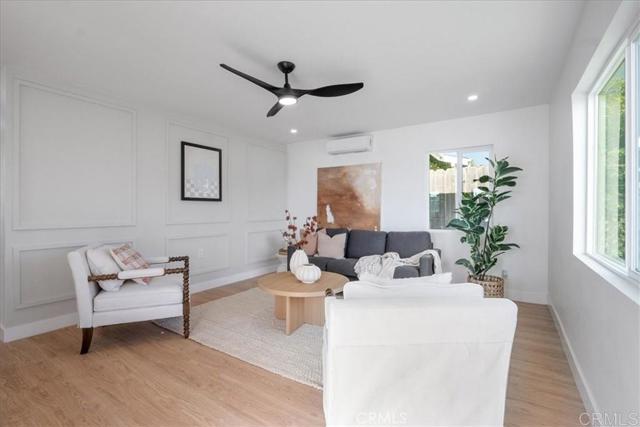 Detail Gallery Image 4 of 19 For 1708 Loretta St, Oceanside,  CA 92058 - 3 Beds | 2 Baths