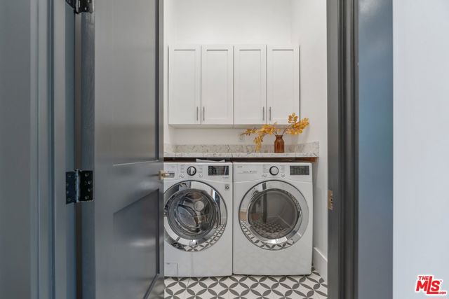 5522 Buffalo Avenue, Sherman Oaks CA: https://media.crmls.org/mediaz/52144168-b66b-45f0-afac-a1b03f76e2bd.jpg