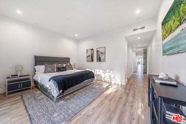 1903 S Bedford Street, Los Angeles CA: https://media.crmls.org/mediaz/52144f71-9b1f-4b0d-88e7-e443063d15d7.jpg