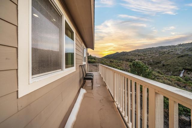 35465 Sunset Lane, Julian CA: https://media.crmls.org/mediaz/52147542-4251-4027-a90f-5674f10a1805.jpg