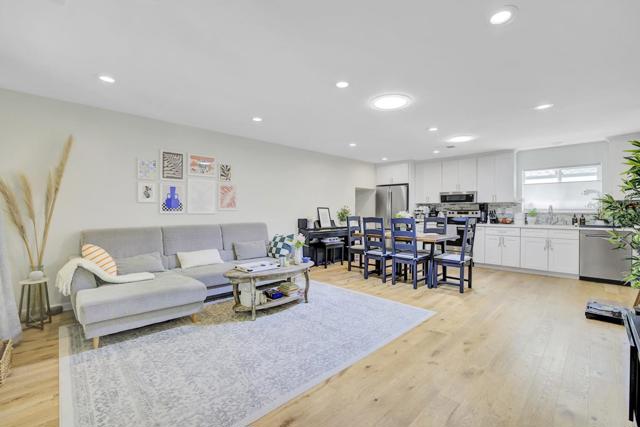 667 Cuesta Drive, Los Altos CA: https://media.crmls.org/mediaz/52147c7f-6195-432b-b0f5-fafad1da3e12.jpg