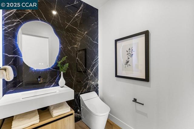 720 Laurel Dr, Walnut Creek CA: https://media.crmls.org/mediaz/52152e62-b6dc-4091-a760-aa639379688d.jpg