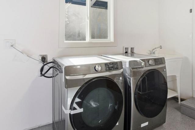 432 8th Avenue, Menlo Park CA: https://media.crmls.org/mediaz/52158e52-6c5b-40c9-8e21-270407d1f5b0.jpg