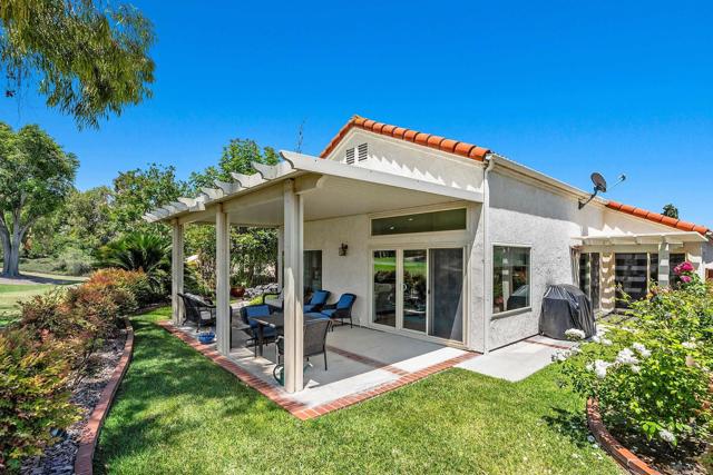 15462 Avenida Rorras, San Diego CA: https://media.crmls.org/mediaz/5215d2d6-5653-417c-8daa-6c196d5c37c5.jpg