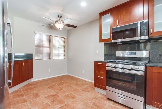 4620 Los Alamos Way, Oceanside CA: https://media.crmls.org/mediaz/52161c36-7611-484b-8fb4-87154059ab07.jpg