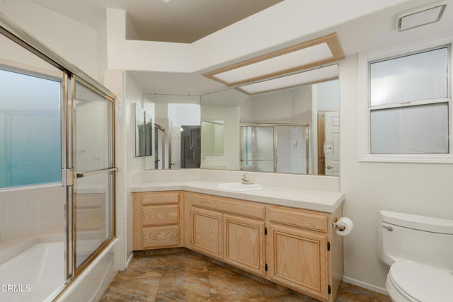 Detail Gallery Image 15 of 29 For 12320 Backdrop Ct, Bakersfield,  CA 93306 - 3 Beds | 2 Baths