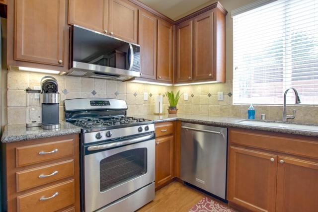 1251 Mulberry Street, Hollister CA: https://media.crmls.org/mediaz/52164da8-c35e-4174-8a57-c02b18e07a6d.jpg