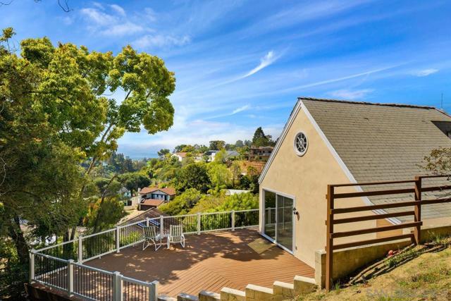1935 Nautilus St, La Jolla CA: https://media.crmls.org/mediaz/52167093-23e9-4ee8-8ee8-be7db5d3ed93.jpg