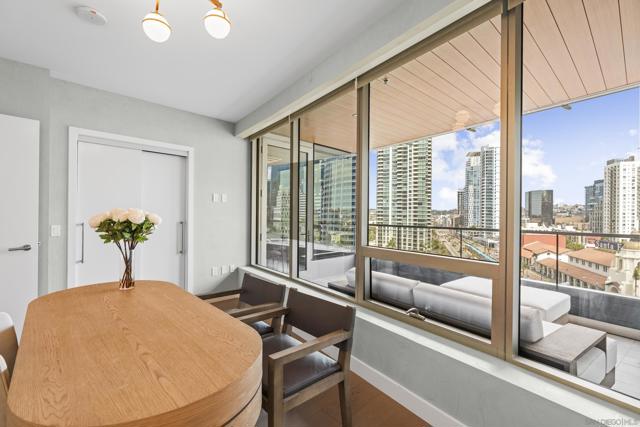 888 W E Street, San Diego CA: https://media.crmls.org/mediaz/5216b7ee-a956-476d-95bc-41a0548b42c7.jpg