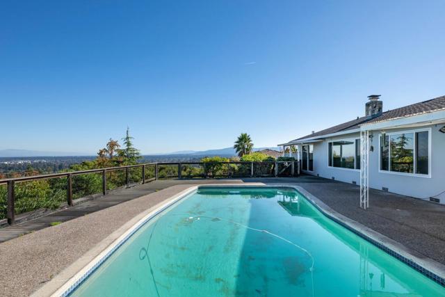 1033 Hewitt Drive, San Carlos CA: https://media.crmls.org/mediaz/5217256c-5a4f-4b53-9175-d971322244d9.jpg