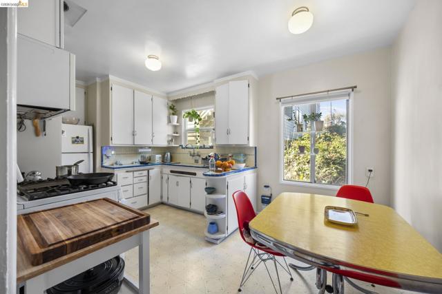 Image 19 of 38 For 367 St  