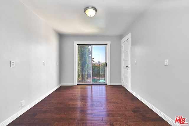 136 Fremont Place, Los Angeles CA: https://media.crmls.org/mediaz/52183abc-df06-4cc5-9d13-cf03aeeb8185.jpg