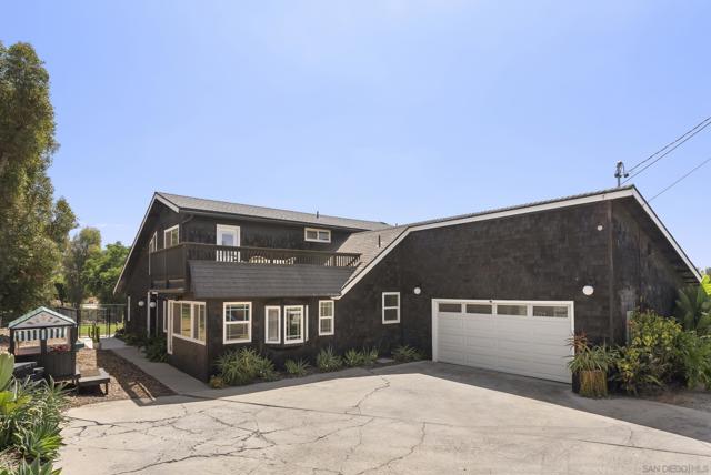 3860 Las Flores, Fallbrook CA: https://media.crmls.org/mediaz/5218513a-6449-4009-9056-57c894eed559.jpg