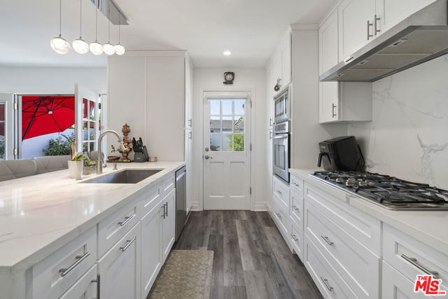 22509 Saticoy Street photo 2