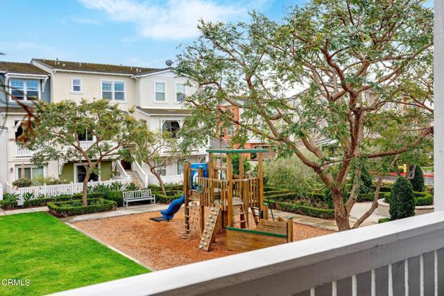 Detail Gallery Image 14 of 46 For 3729 Islander Walk, Oxnard,  CA 93035 - 4 Beds | 3/1 Baths