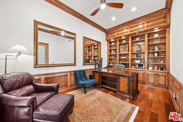1821 Chastain, Pacific Palisades CA: https://media.crmls.org/mediaz/521a77e4-238c-4120-ae2e-006f44715bd7.jpg