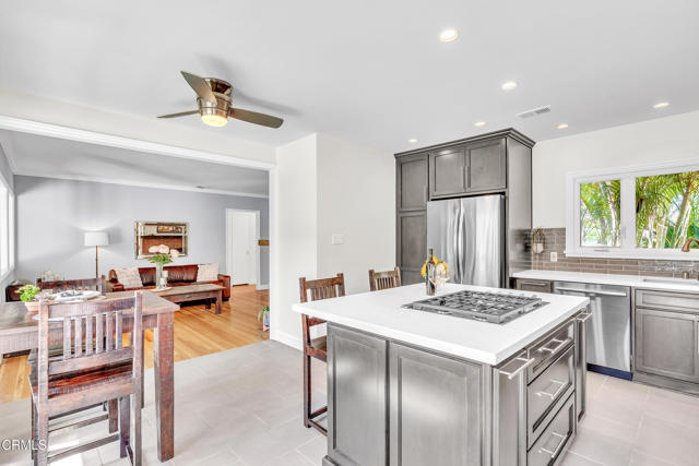208 Fowler Drive, Monrovia CA: https://media.crmls.org/mediaz/521a8e5b-2a96-41ce-a271-42175182f91e.jpg