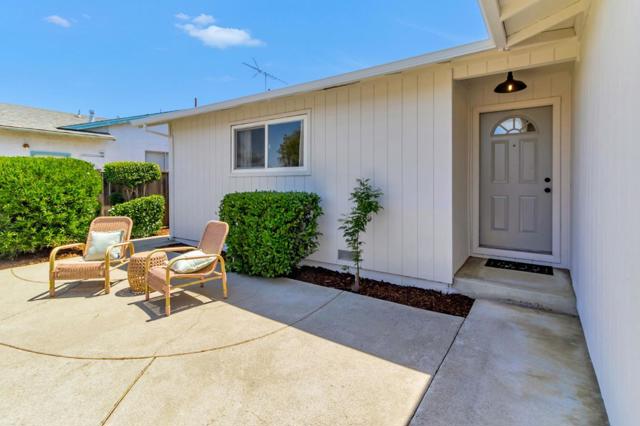 5748 Saint Paul Drive, Newark CA: https://media.crmls.org/mediaz/521a90c0-b150-4925-87e6-ecabf88fb983.jpg