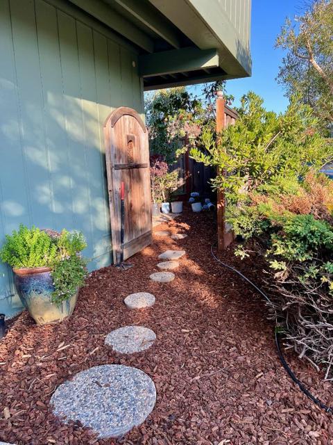 166164 Hyannis Court, Aptos CA: https://media.crmls.org/mediaz/521a94a2-4855-4906-96ed-bca0c4aac08b.jpg