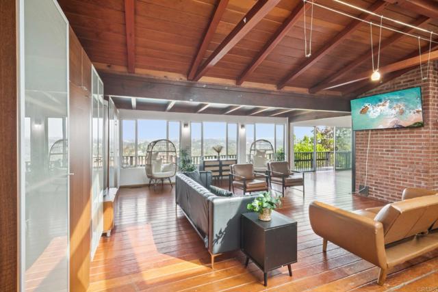 Detail Gallery Image 10 of 56 For 4322 Vista Coronado Dr, Chula Vista,  CA 91910 - 3 Beds | 3 Baths