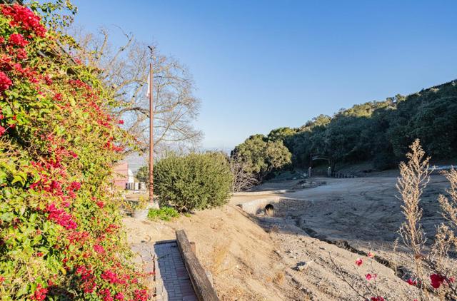33120 River Road, Gonzales CA: https://media.crmls.org/mediaz/521ad4e3-5a9d-43e1-bed7-84f4abda90bf.jpg