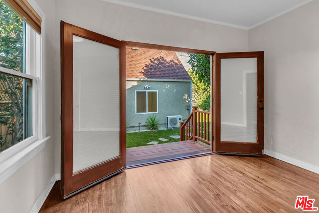 6329 Drexel Avenue, Los Angeles CA: https://media.crmls.org/mediaz/521bdeb1-980a-427b-90fa-cfd9842edaa1.jpg