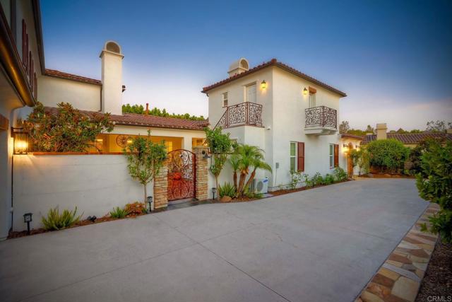 14317 Salida Del Sol, San Diego CA: https://media.crmls.org/mediaz/521bf3a6-941f-4ed8-9c3e-9537d7b8f820.jpg
