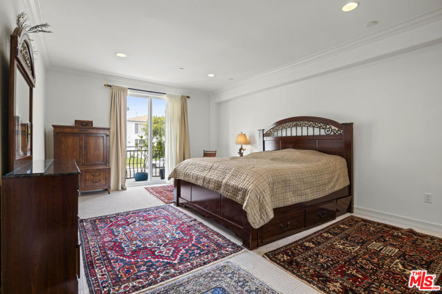 1450 S Beverly Drive, Los Angeles CA: https://media.crmls.org/mediaz/521c6e58-e077-4122-a83a-778a75b8a528.jpg