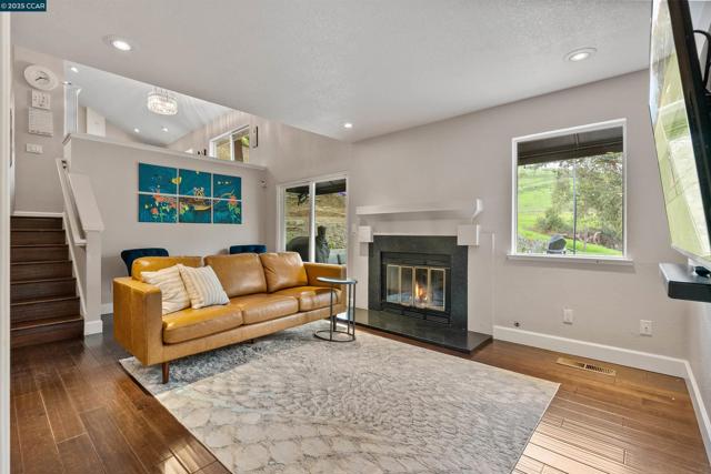 110 Costanza Drive, Martinez CA: https://media.crmls.org/mediaz/521c72ef-5e21-4a97-bc29-c373a791505f.jpg