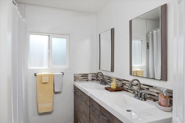 4660 N River Road, Oceanside CA: https://media.crmls.org/mediaz/521c9482-c507-4031-b4ce-892c8dc14702.jpg
