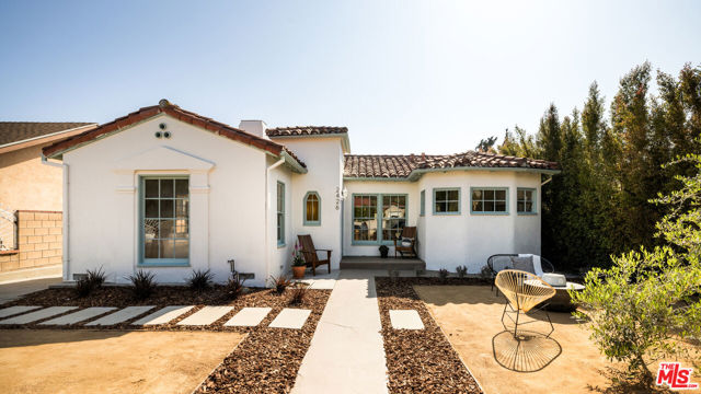 2426 W Avenue 30, Los Angeles CA: https://media.crmls.org/mediaz/521d0797-4a8b-49d4-896f-c118dabd3baa.jpg