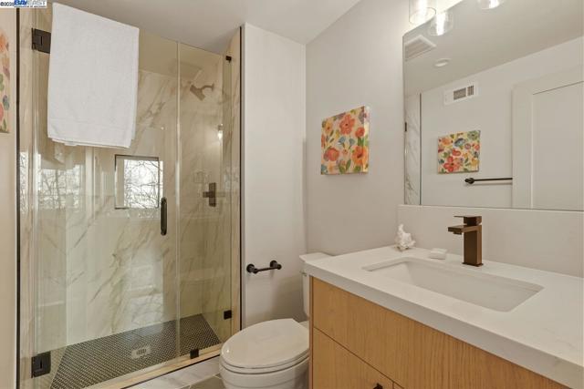 25 Mackenzie Pl, Danville CA: https://media.crmls.org/mediaz/521dfd67-06b2-45ed-ae73-aee8e17e45a7.jpg