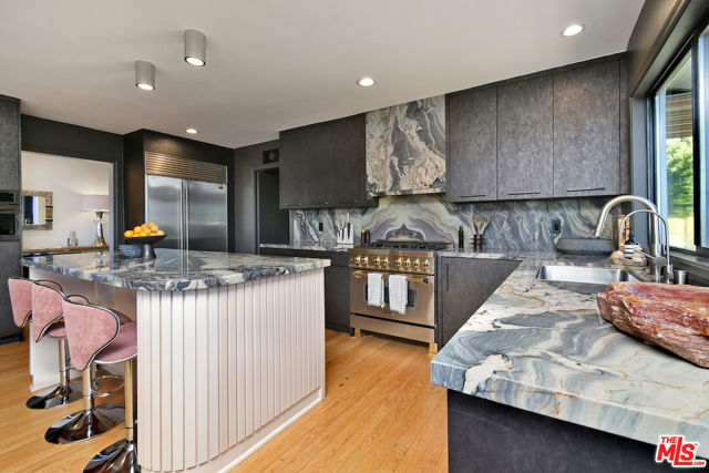 130 Dapplegray Road, Bell Canyon CA: https://media.crmls.org/mediaz/521e146c-0d22-4f54-8e42-b09e0c1385a4.jpg