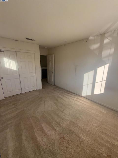2746 Gracie Pl, Fairfield CA: https://media.crmls.org/mediaz/521e2f8a-ff48-4fd3-a421-4ad0a0b37f3b.jpg