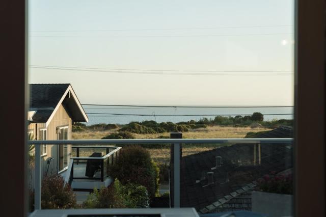 129 Santa Cruz Avenue, Aptos CA: https://media.crmls.org/mediaz/521e8335-367c-4123-8c81-0789023d81b4.jpg