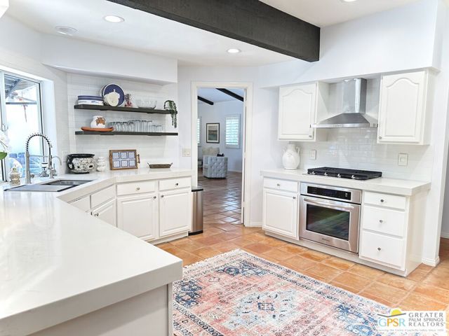 535 E Via Colusa, Palm Springs CA: https://media.crmls.org/mediaz/521ee8c8-7059-4810-ac12-fa99aef7296e.jpg