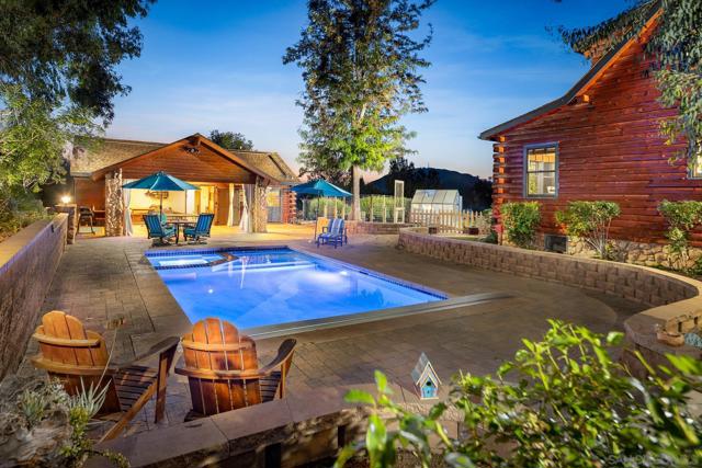 12052 Sky View Dr, Valley Center CA: https://media.crmls.org/mediaz/521ee977-0e5c-41ec-a6bc-64c1c0891e18.jpg