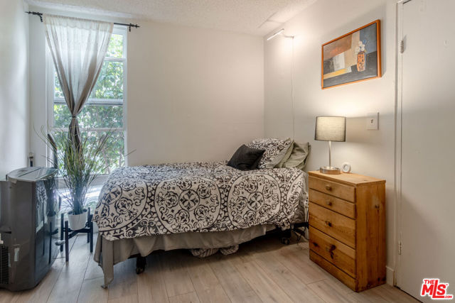 23901 Civic Center Way, Malibu CA: https://media.crmls.org/mediaz/521efeea-ac04-435a-8d35-533115008639.jpg