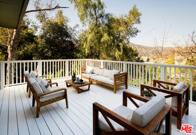 1771 Arteique Road, Topanga CA: https://media.crmls.org/mediaz/521f201a-db4b-455f-9b7a-e28634b24d93.jpg