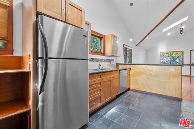 3947 Huron Avenue photo 14