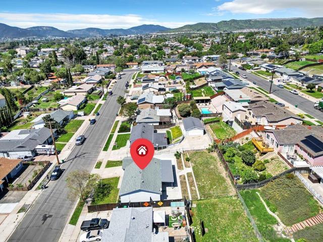 9548 Abbeyfield Rd, Santee CA: https://media.crmls.org/mediaz/521f735e-9964-4f05-8933-4d627125b32e.jpg