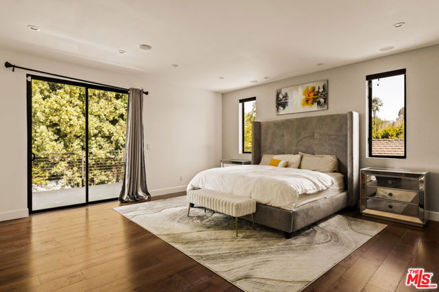 5062 Woodley Avenue, Encino CA: https://media.crmls.org/mediaz/522041a7-89a4-4ca2-bd8f-cb12a7d301e0.jpg