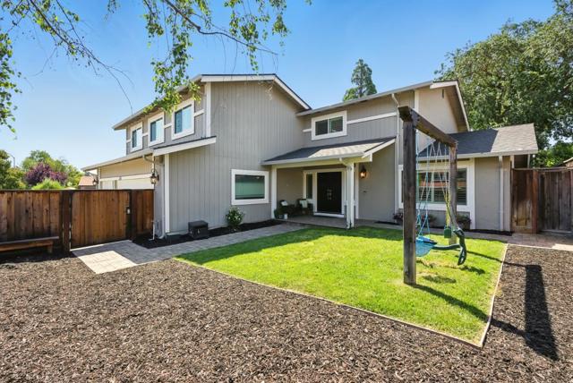 1010 Creekside Court, Morgan Hill CA: https://media.crmls.org/mediaz/522048dc-4a34-464e-a25d-4b2d058817c9.jpg