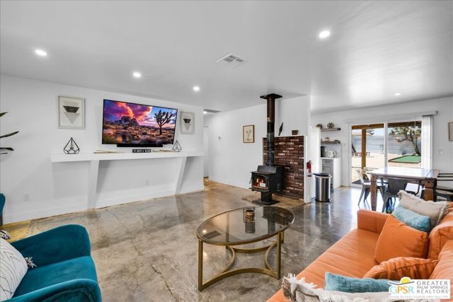 3662 Balsa Avenue, Yucca Valley CA: https://media.crmls.org/mediaz/5220645d-b955-4b1d-98d7-f224c0e00198.jpg