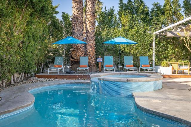 133 W San Carlos Road, Palm Springs CA: https://media.crmls.org/mediaz/5220e516-e532-49de-98ec-4fa4e278db06.jpg