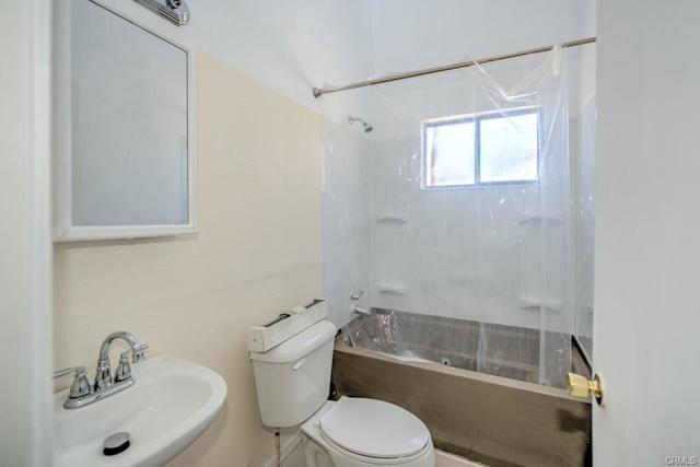 2399 Indian Hill Road, Clearlake Oaks CA: https://media.crmls.org/mediaz/52218f69-26db-41a3-9dbb-a7f86535199e.jpg